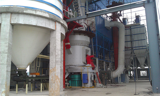 120kw Konsumsi Rendah Mesin Pulveriser Pabrik Batubara Vertikal Untuk Penggilingan Bubuk